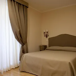 2* Pensión Residenza Dei Gracchi